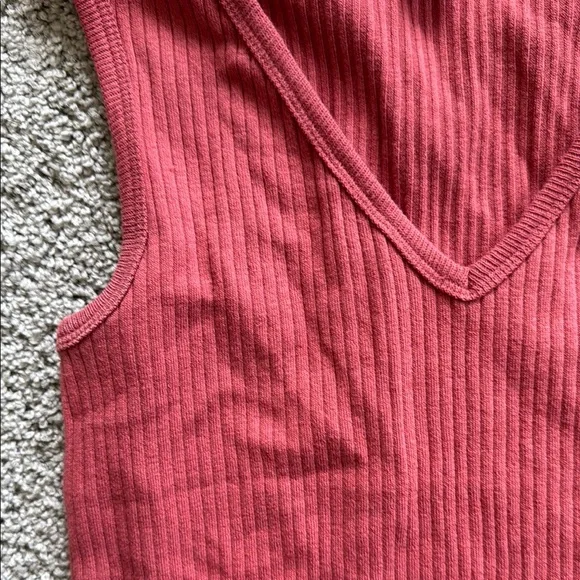 Women's Sleeveless V-Neck Top - Red - Picture 3 of 5